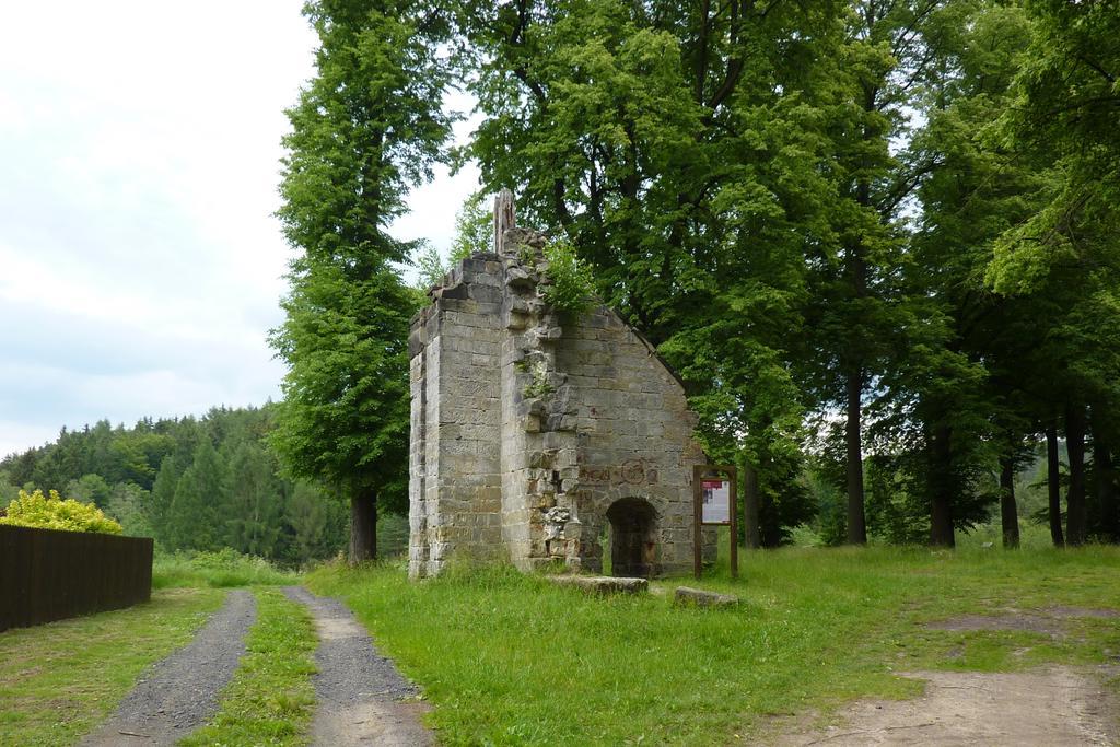 Penzion Sklarska Hospoda Chřibská Bagian luar foto