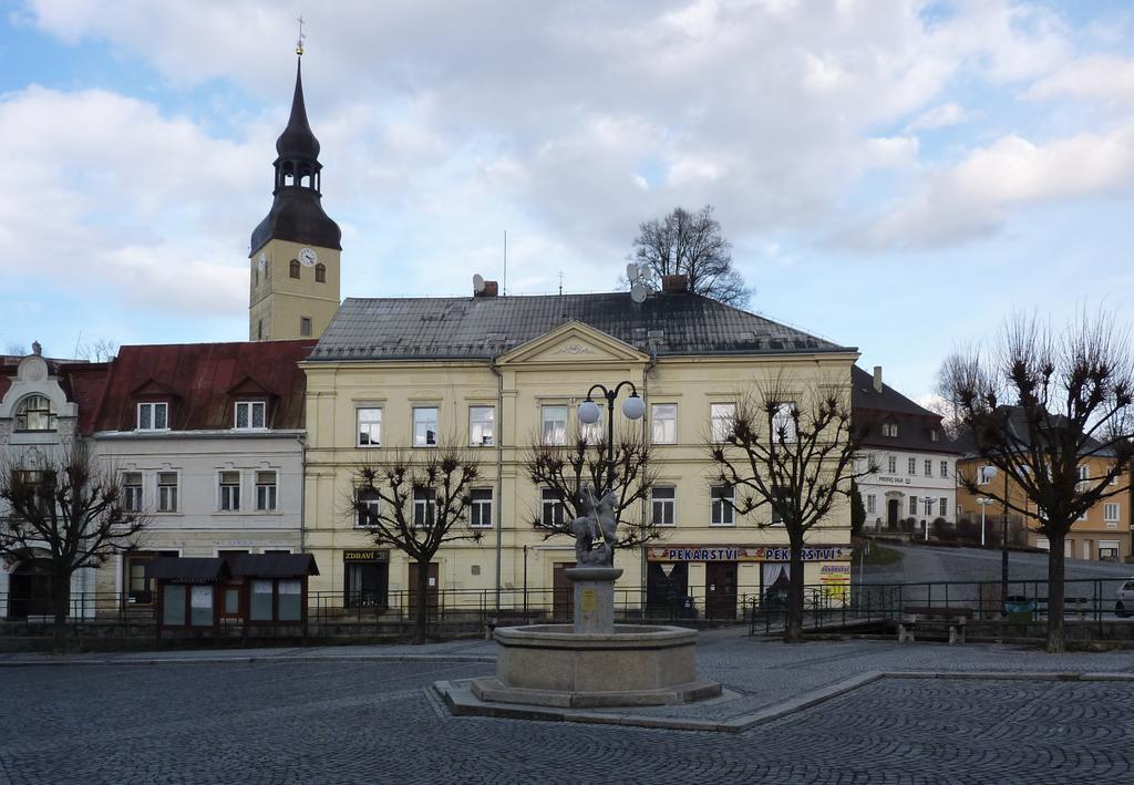 Penzion Sklarska Hospoda Chřibská Bagian luar foto