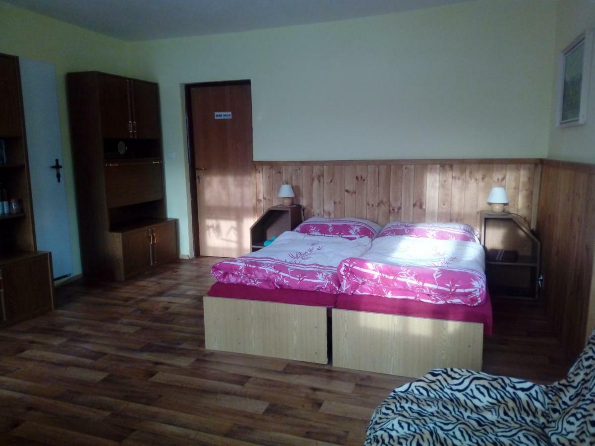 Penzion Sklarska Hospoda Chřibská Bagian luar foto