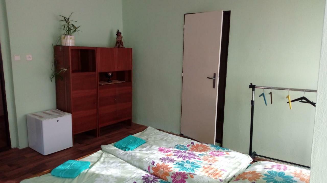 Penzion Sklarska Hospoda Chřibská Bagian luar foto