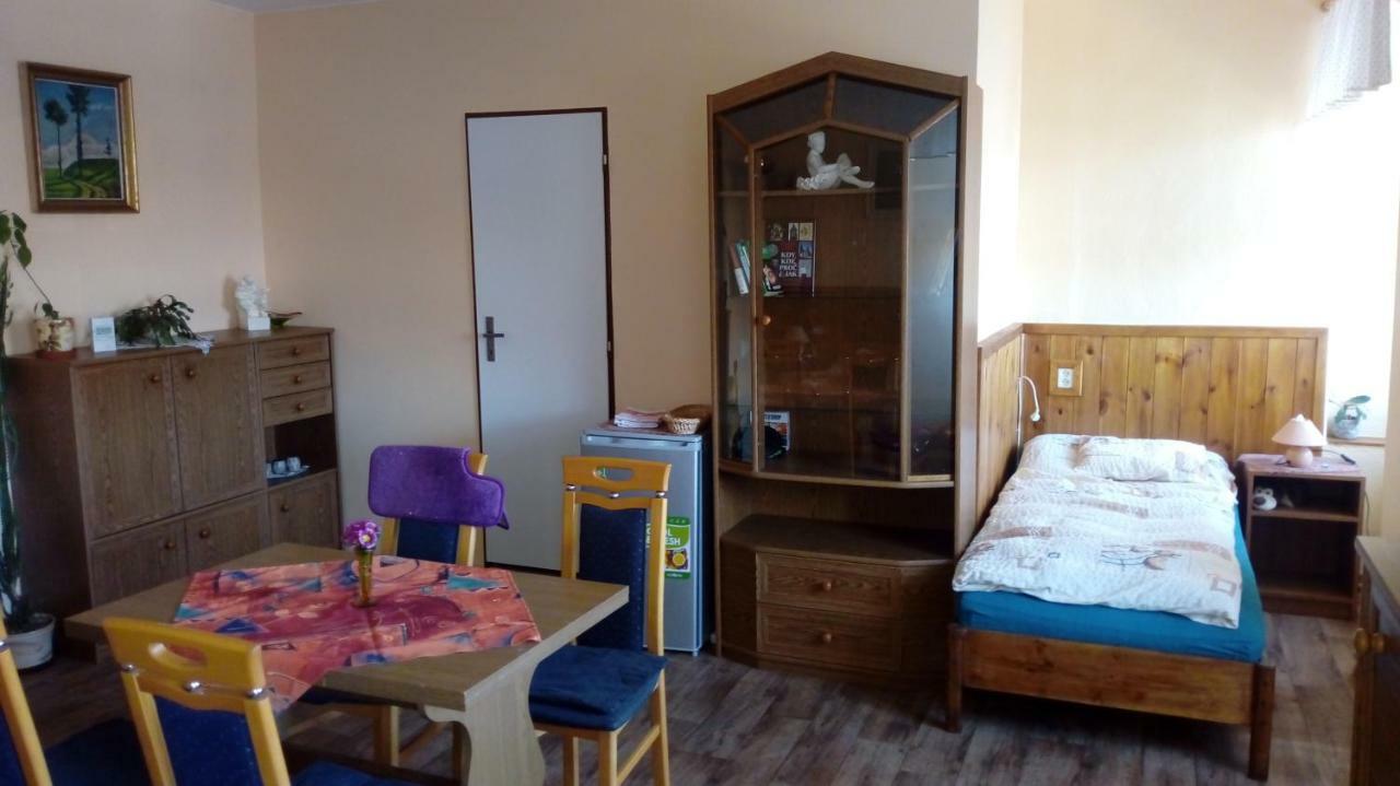 Penzion Sklarska Hospoda Chřibská Bagian luar foto